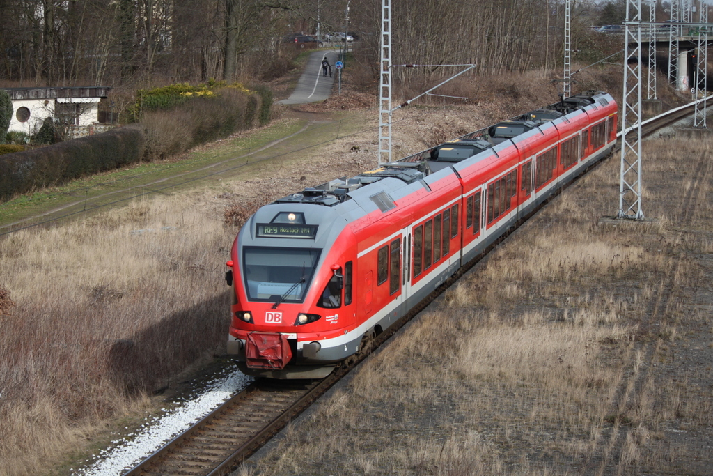 429 026-8 als RE 9(RE 13008)von Sassnitz nach Rostock Hbf bei der Durchfahrt im Haltepunkt Rostock-Kassebohm.03.03.2017 