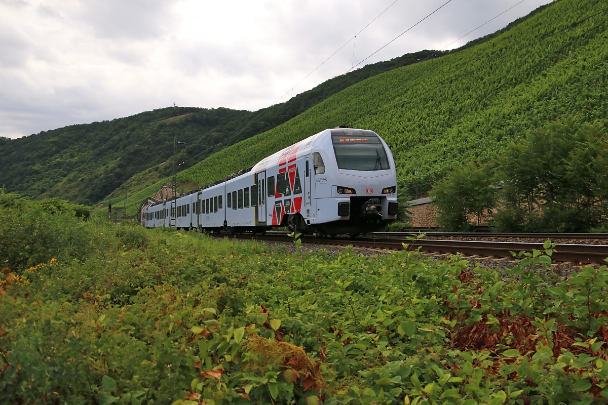 429 123 der SÜWEX auf dem Weg in Richtung Koblenz. Aufgenommen am Bopparder Hamm am 12.07.2015.