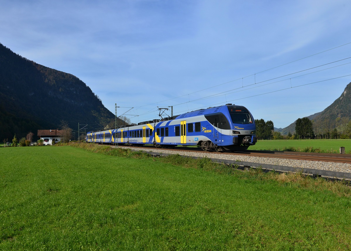 430 001 (ET 301) als M nach Kufstein am 18.10.2014 bei Niederaudorf.