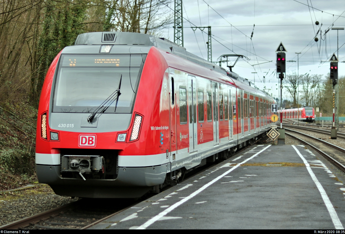 430 015-8 und 430 084-4 der S-Bahn Stuttgart als S3 von Stuttgart-Vaihingen erreichen den Endbahnhof Backnang auf Gleis 5.
[11.3.2020 | 8:35 Uhr]