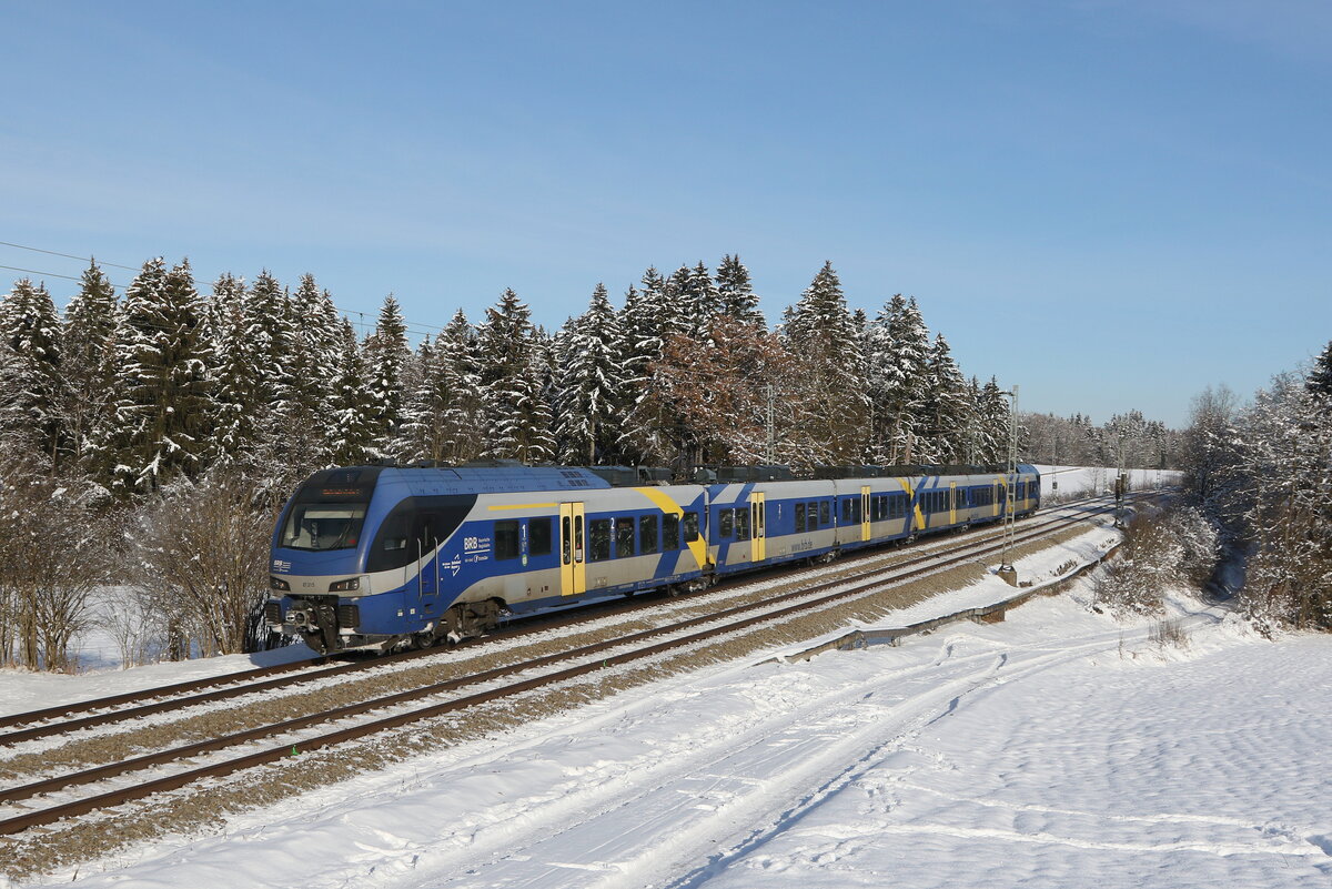 430 015 (ET 315) am 13. Dezember 2022 bei Grabenstätt im Chiemgau.
