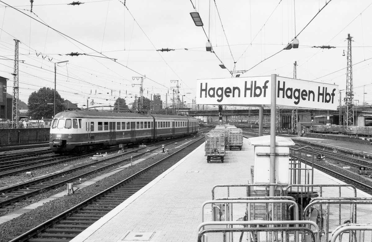 430 108/408, Hagen Hbf, August 1983. 