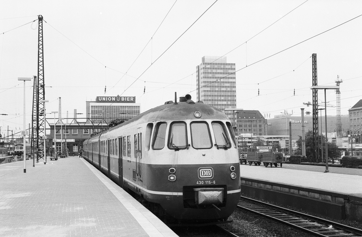 430 115, Dortmund Hbf, Juli 1982.