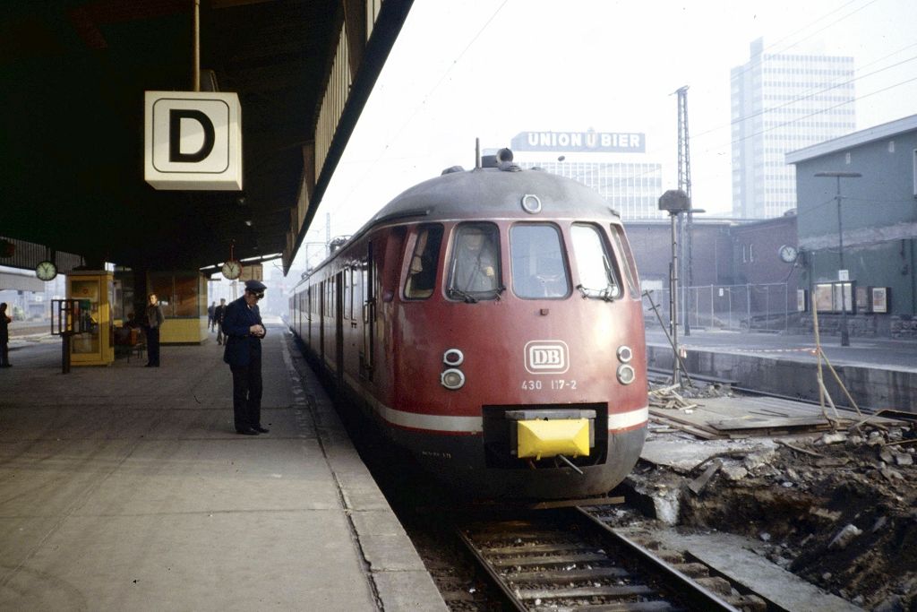 430 117 in Dortmund Hbf. März 1983