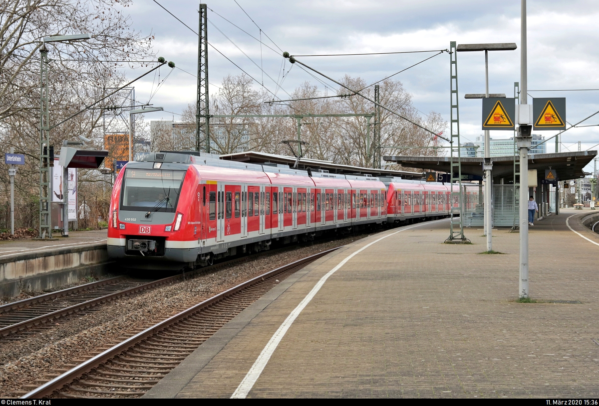 430 502-5 und 430 577-7 der S-Bahn Stuttgart als S1 von Herrenberg nach Kirchheim(Teck) stehen im Bahnhof Stuttgart-Untertürkheim auf Gleis 6.
[11.3.2020 | 15:36 Uhr]