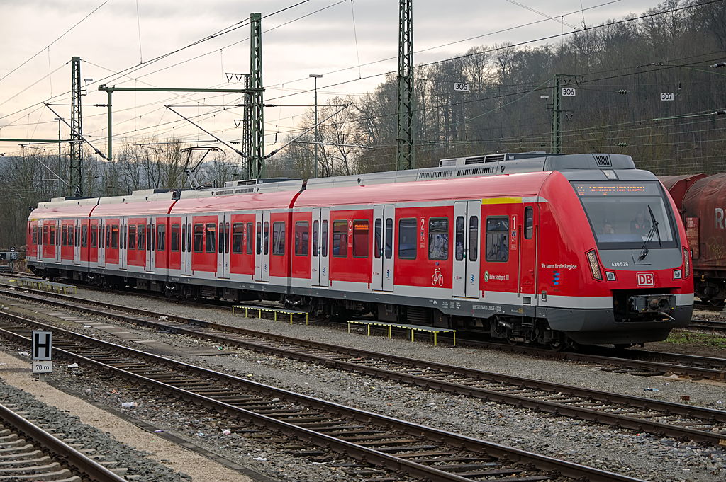 430 526-4 ( 94 80 0430 526-4 D-DB ), Eigentümer: DB Regio AG - Region Baden-Württemberg, Fahrzeugnutzer: S-Bahn Stuttgart, [D]-Stuttgart, Bh Plochingen, 04.02.2014, Plochingen / Neckar 