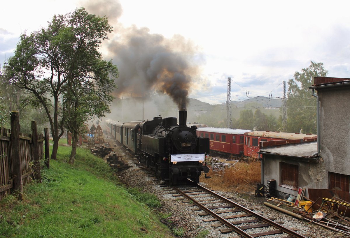 431 032 pendelte am 22.09.18 zwischen Ústí nad Labem-Střekov und Zubrnice. Hier ist der Zug in Velké Březno zu sehen.