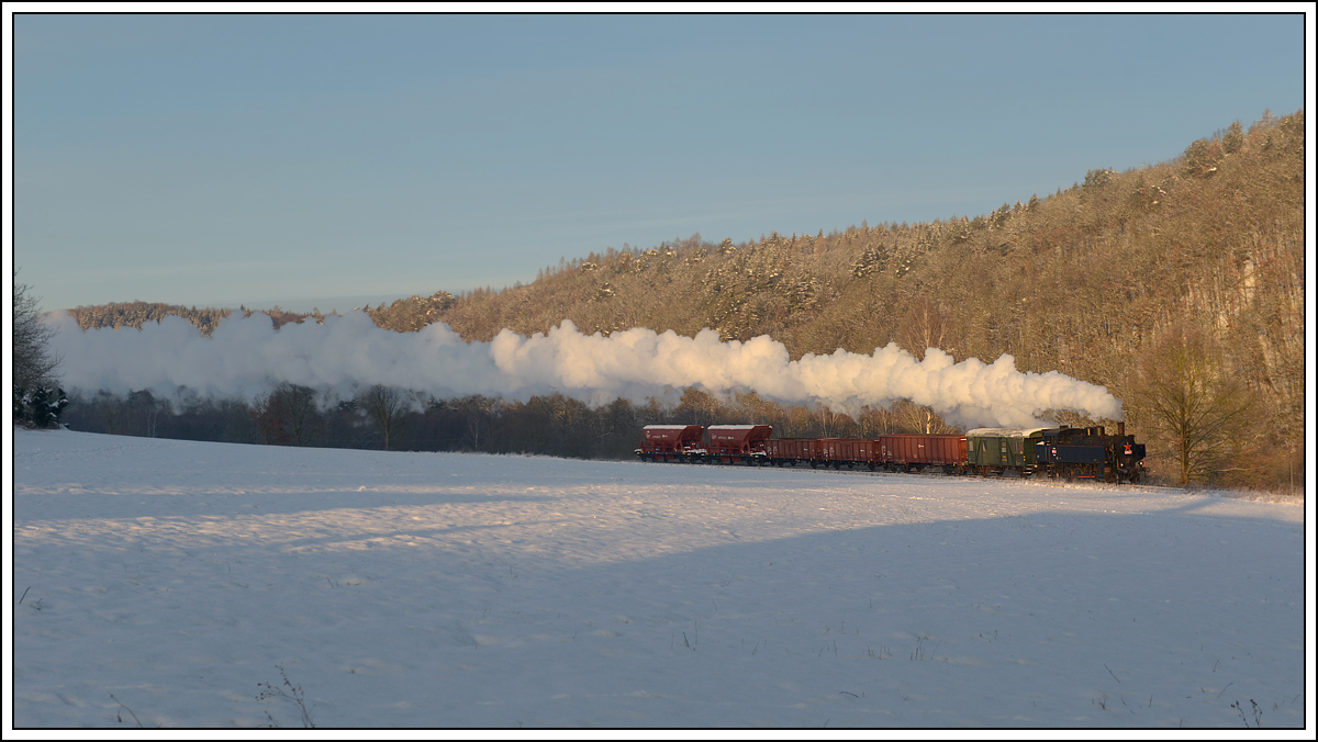 431.032 (ex ÖBB 93.1360) am 11.1.2019 mit ihrem Pn 59237 von Benešov u Prahy nach Kolín kurz nach Zlenice aufgenommen.