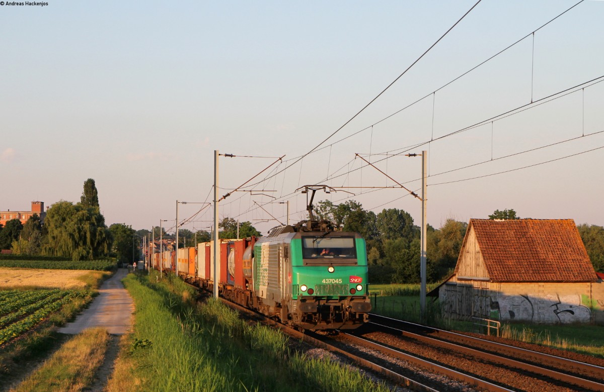 437045 mit einem KV Zug bei Hochfelden 1.7.15