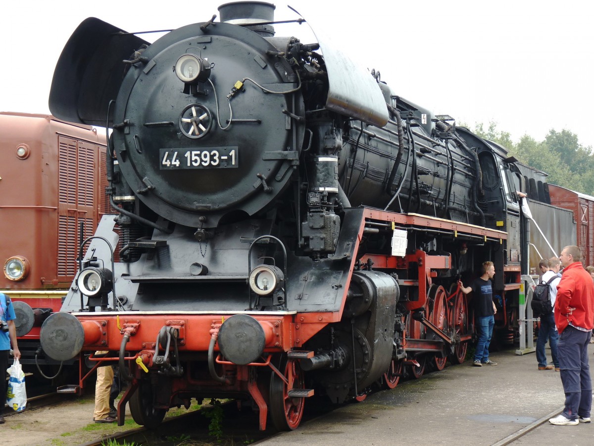 44 1593-1, 1943 bei Societé Alsacienne de Constructions gebaut / in Beekbergen am 6.9.2014 beim großen Eisenbahn-Spektakel  „Terug naar Toen - Zurück nach Damals“ der Museumseisenbahn VSM in Beekbergen / NL,

