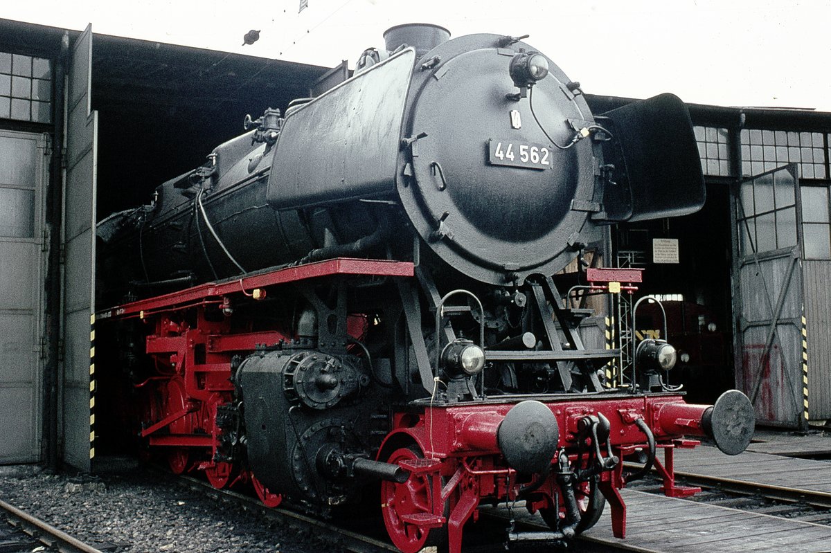 44 562     frisch lackiert im Schuppen