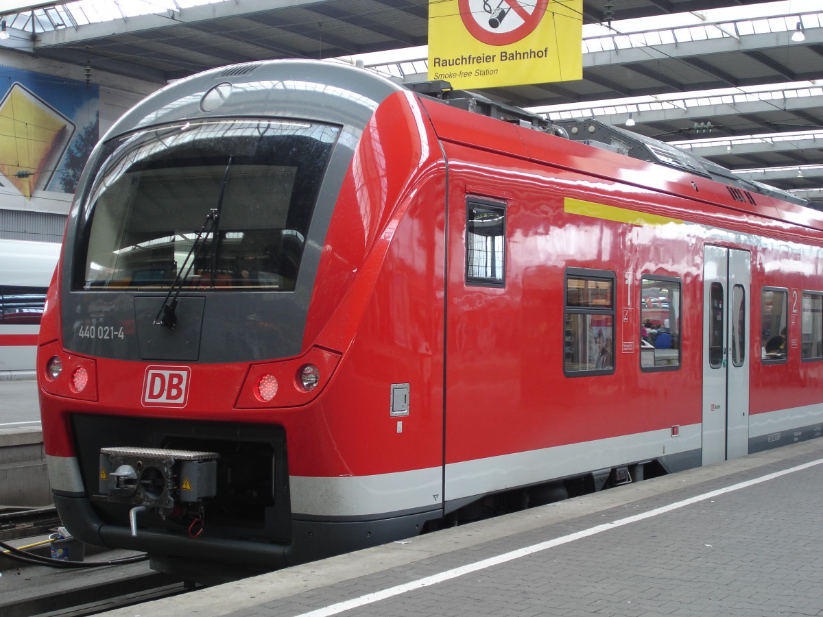 440 021-4 DB AG  Fugger Express , Munchen Hbf August 2009 - Bahnvideos in Youtube - http://www.youtube.com/user/cortiferroviariamato/videos 09.04.2014 