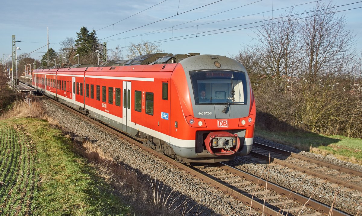 440 042-0 als RB im Hp Buchbrunn-Mainstockheim zu sehen,ist am 10.01.2018 auf dem Wegn nach Kitzingen.