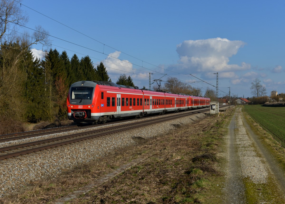 440 044 als RE nach München am 23.02.2014 bei Langenisarhofen.