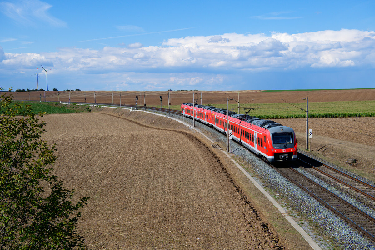 440 303 DB Regio als RB 58121 (Würzburg Hbf - Treuchtlingen) bei Gollhofen, 02.09.2020