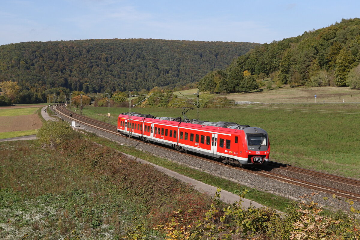 440 311 aus Gemünden kommend am 10. Oktober 2022 bei Harrbach im Maintal.