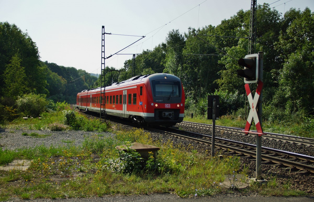 440 326-7 ist als RE von Flieden nach Gemünden unterwegs gesehen am 12.08.15 in Vollmerz.