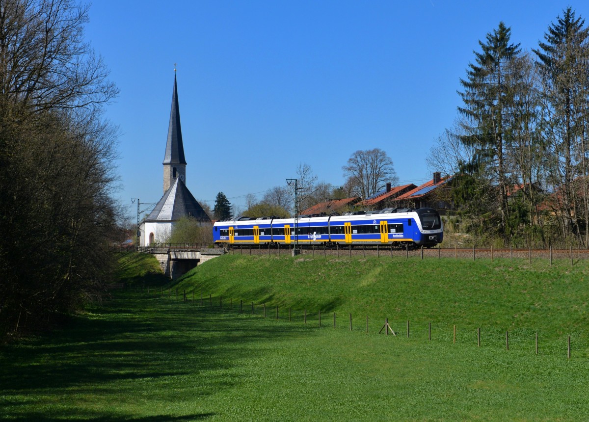 440 334 als Meridian-Ersatzzug nach Rosenheim am 17.04.2014 bei Föching.