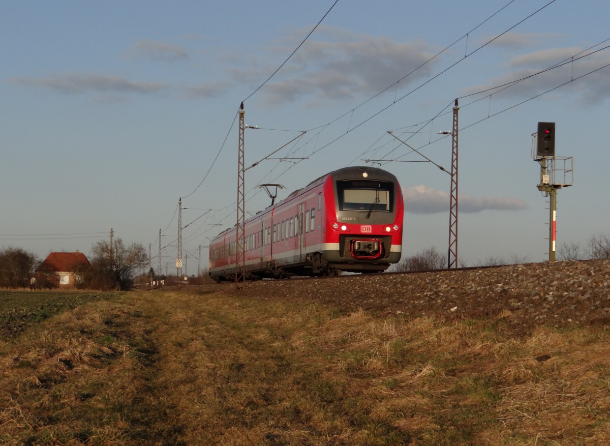 440 527-0 fährt hier am 11.03.15 durch Neu-Ulm.