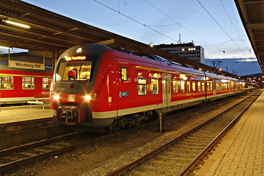 440 542-9 nach Treuchtlingen in W�rzburg Hbf, Februar 2014.