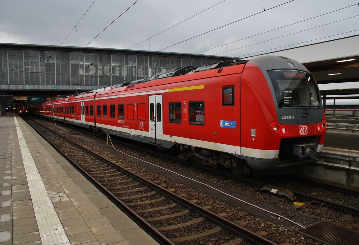 440 546-0 steht am 16.8.2017 als RE4060 nach Passau Hauptbahnhof im Münchener Hauptbahnhof bereit.