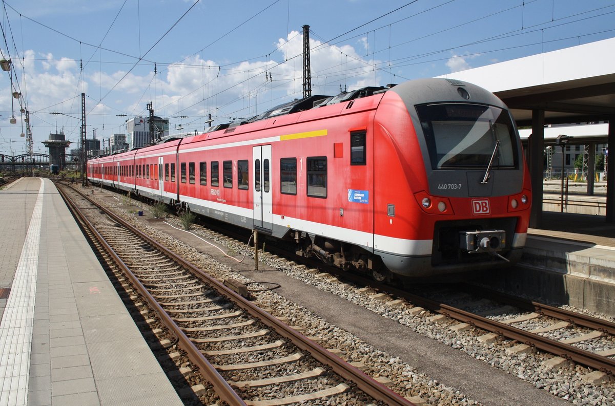 440 703-7 verlässt am 15.8.2017 als Leerzug den Münchener Hauptbahnhof.