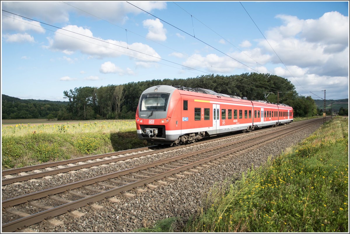440 816-7 als RB in Richtung Würzburg bei Himmelstadt zu sehen.