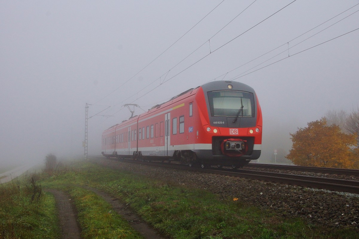 440 820-9 ist am 27.10.15 als RB in Richtung Würzburg unterwegs gesehen bei Thüngersheim.
