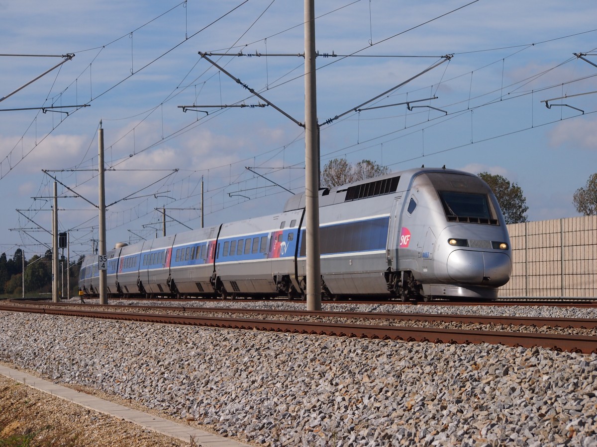 4403 fährt am 05.10.12 von Paris Est nach München Hbf. Hier bei Hattenhofen.