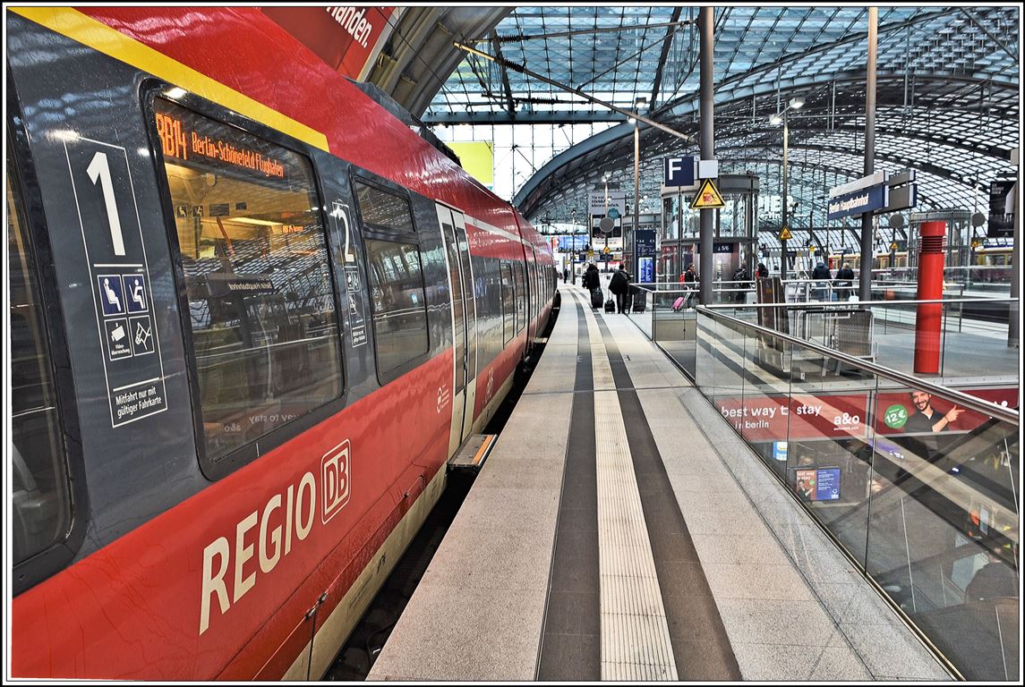 442 ... als RB14 nach Schönefeld Flughafen in Berlin Hbf. (17.11.2019)