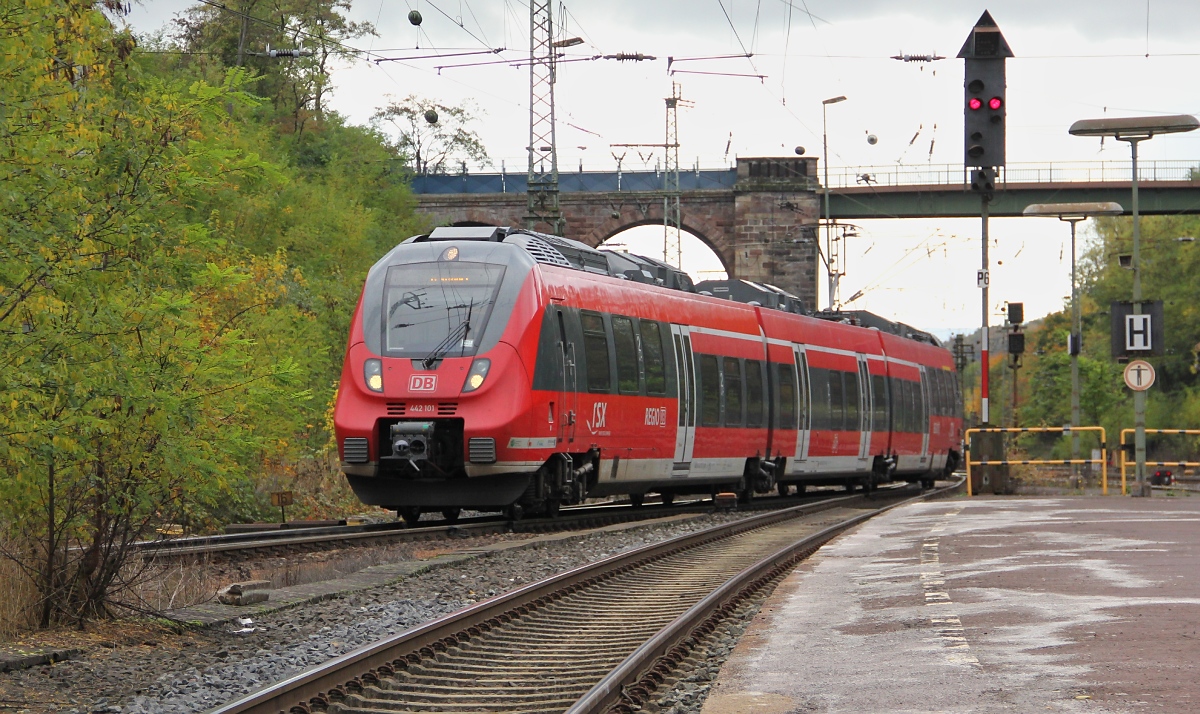 442 101 der rsx aus Richtung Kassel kommend ab Eichenberg weiter Richtung Osten. Aufgenommen am 18.10.2013.