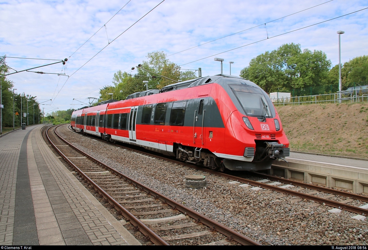 442 103 (Bombardier Talent 2), ex S-Bahn Mitteldeutschland (DB Regio Südost), als S 37719 (S7) von Halle-Nietleben nach Halle(Saale)Hbf Gl. 13a steht im Hp Halle Zscherbener Straße auf der Bahnstrecke Merseburg–Halle-Nietleben (KBS 588).
[11.8.2018 | 8:56 Uhr]