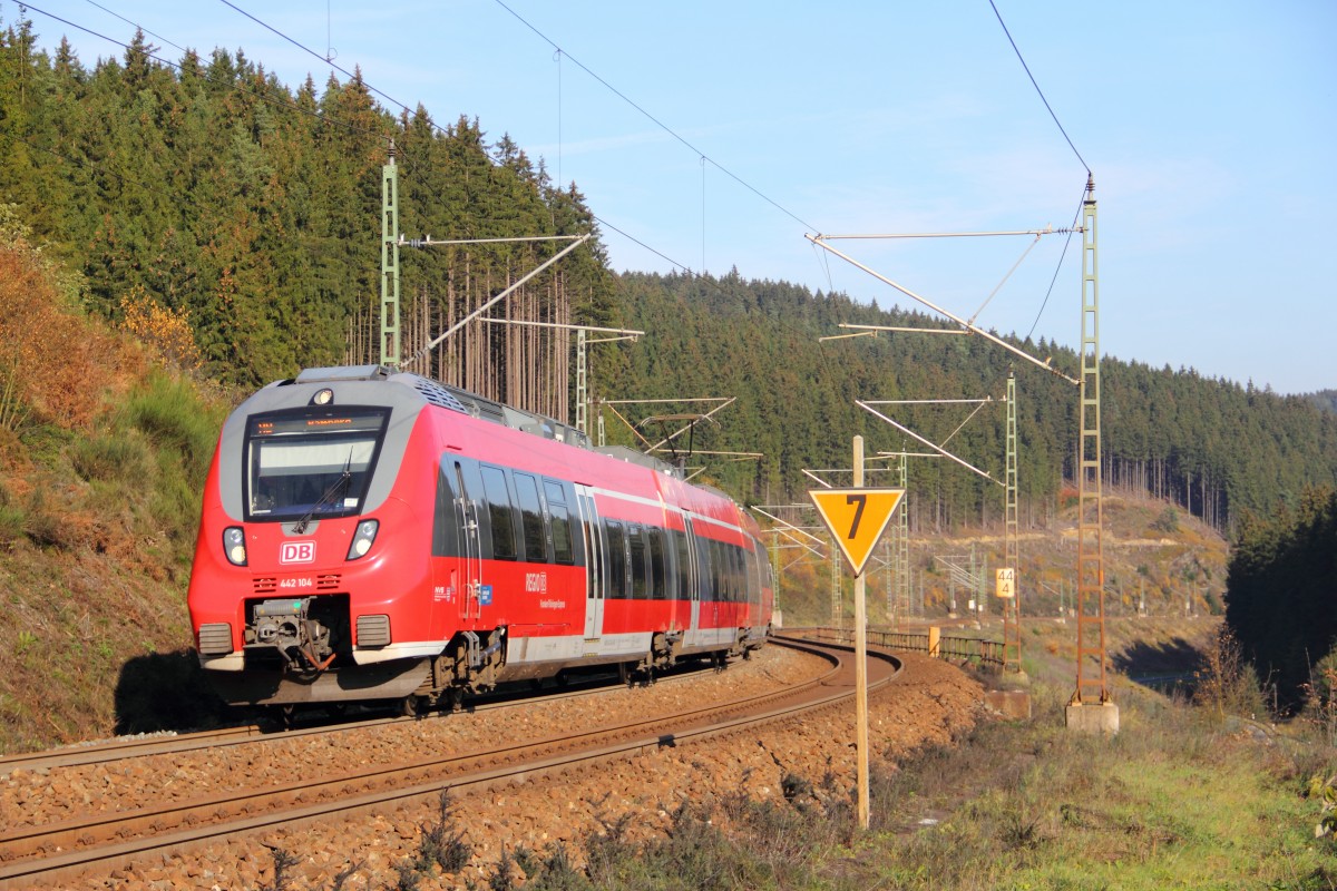442 104 DB Regio im Frankenwald bei Steinbach am 03.11.2014.