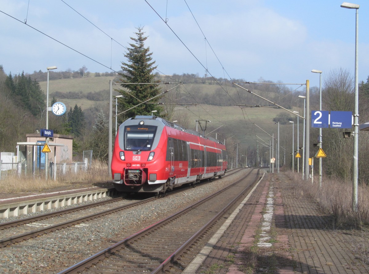 442 105-3 durchfährt am 06. März 2014 als RB nach Bamberg den Haltepunkt Marktgölitz.