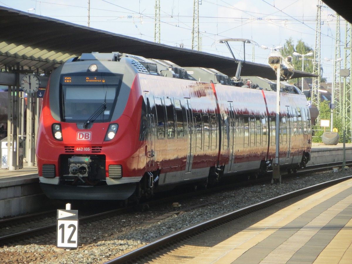 442 105 am 15. August 2013 im Bahnhof Lichtenfels