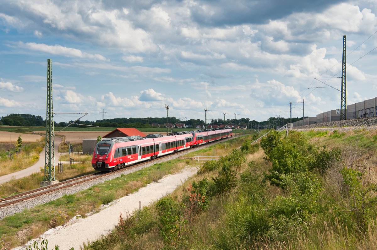 442 106 als RE 4912/4932 (Nürnberg Hbf - Saalfeld (Saale)/Sonneberg (Thür) Hbf) bei Kleingründlach, 21.07.2019