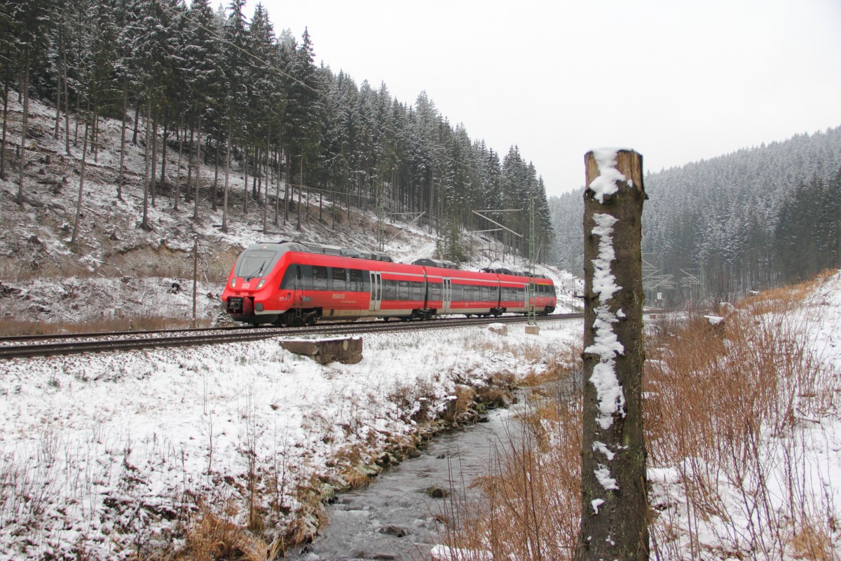 442 106 DB Regio im Frankenwald bei Steinbach am Wald am 24.01.2015.