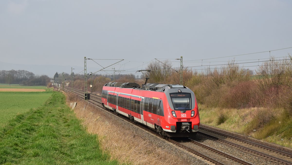 442 110 ist als RB49 Gießen - Hanau nahe des Ortes Nieder-Mörlen zu sehen. Aufgenommen am 24.3.2019 11:57