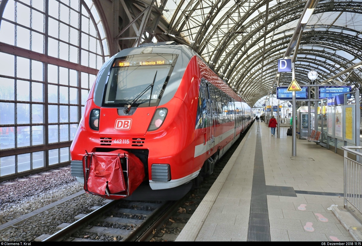 442 115 (Bombardier Talent 2) von DB Regio Südost als RE 16514 (RE50)  Saxonia-Express  nach Leipzig Hbf steht in seinem Startbahnhof Dresden Hbf auf Gleis 1.
[8.12.2018 | 11:15 Uhr]