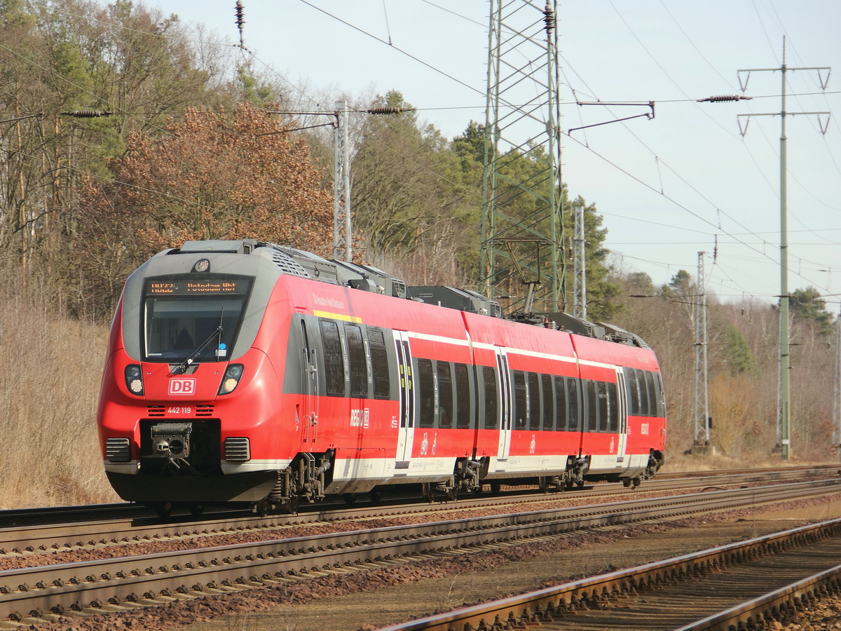 442 119 / 442 619 als RB 22  in Richtung Potsdam  am 08. März 2015 auf dem südlichen Berliner Außenring.  

