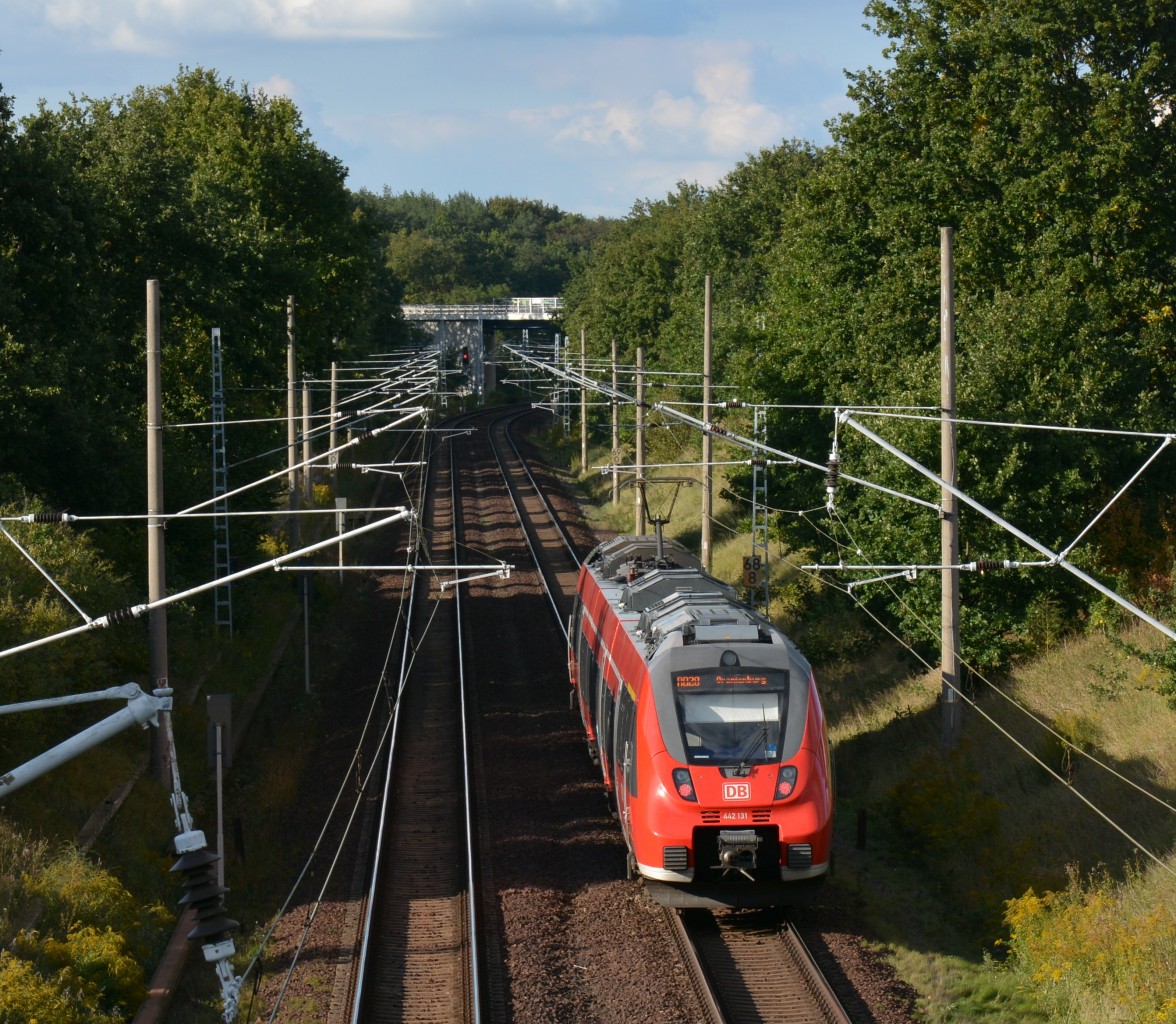 442 131 am 29.9.2015 in Marquardt. Aufnahmestandort: Öffentliche Fußgängerbrücke.