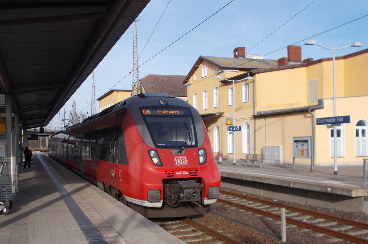 442 134 mit dem RE Eberswalde-Senftenberg,am 04.März 2017,in Eberswalde.