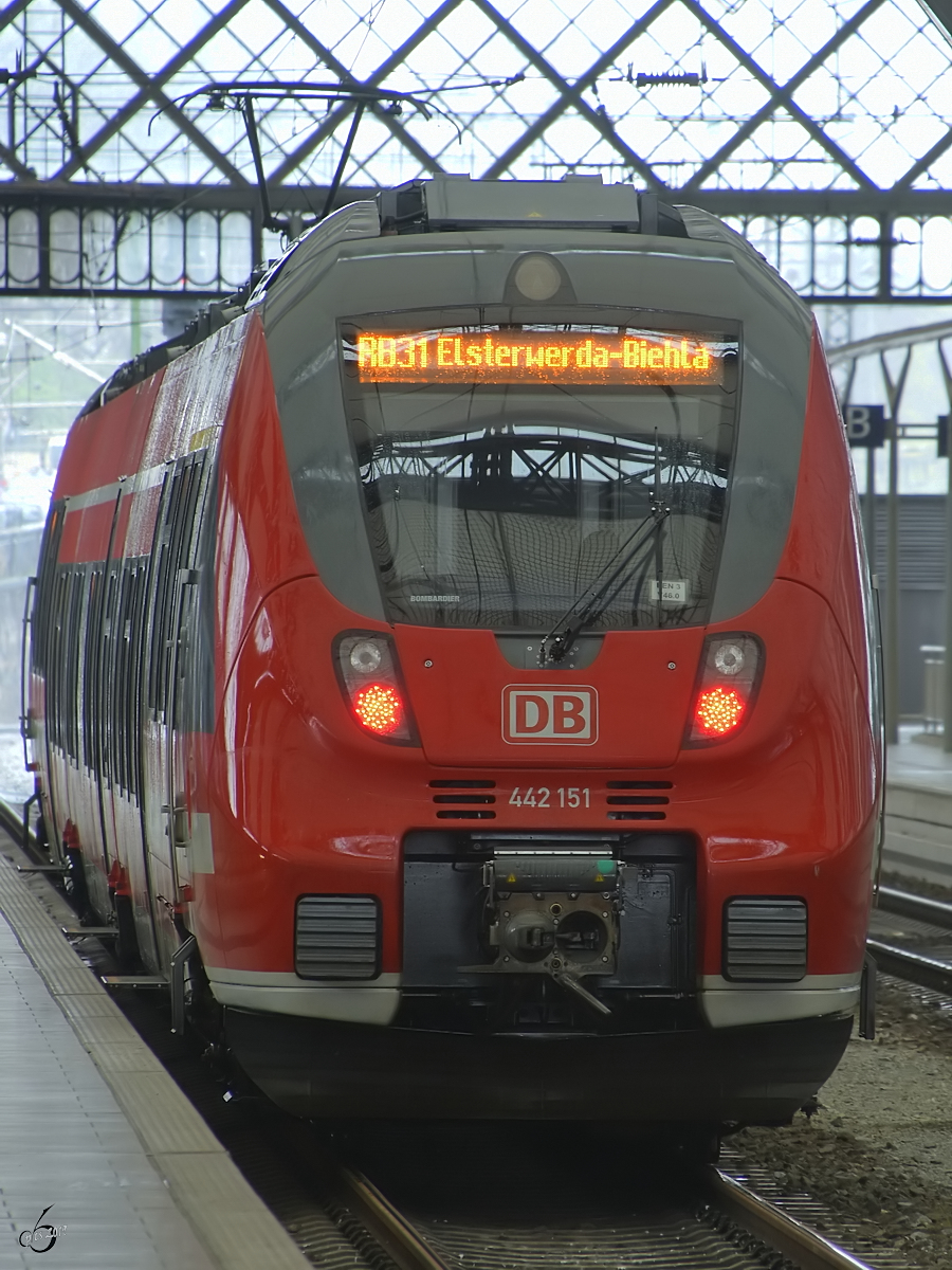 442 151 Anfang April 2017 am Dresdener Hauptbahnhof.