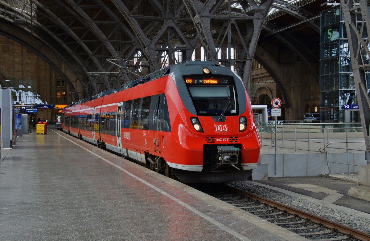 442 209 steht als RE 10 nach Cottbus am 13.06.14 im Leipziger Hbf. bereit.