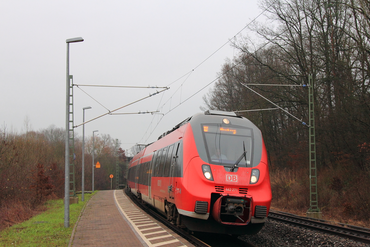 442 271 DB Regio in Michelau/ Oberfranken am 19.12.2015.