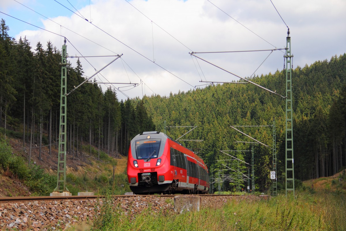 442 277 DB Regio im Frankenwald bei Förtschendorf am 06.09.2015.