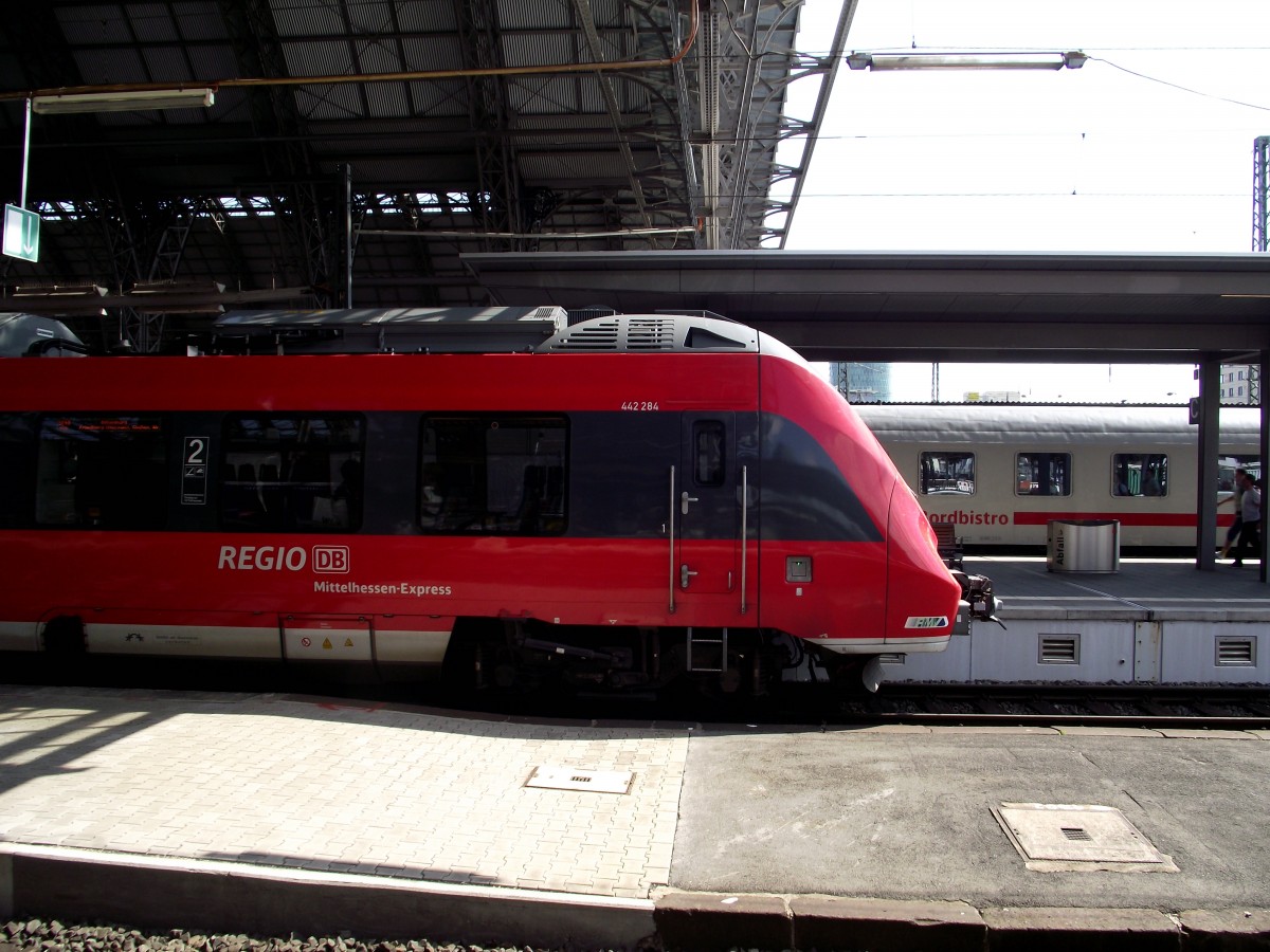 442 284 steht am 17.08.13 in Frankfurt am Main Hbf 