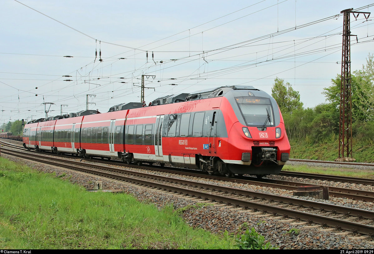 442 304 (Bombardier Talent 2) des Franken-Thüringen-Express (FTX | DB Regio Bayern) als RE 4982 von Nürnberg Hbf nach Leipzig Hbf fährt in Großkorbetha auf der Bahnstrecke Halle–Bebra (KBS 580).
[27.4.2019 | 9:29 Uhr]