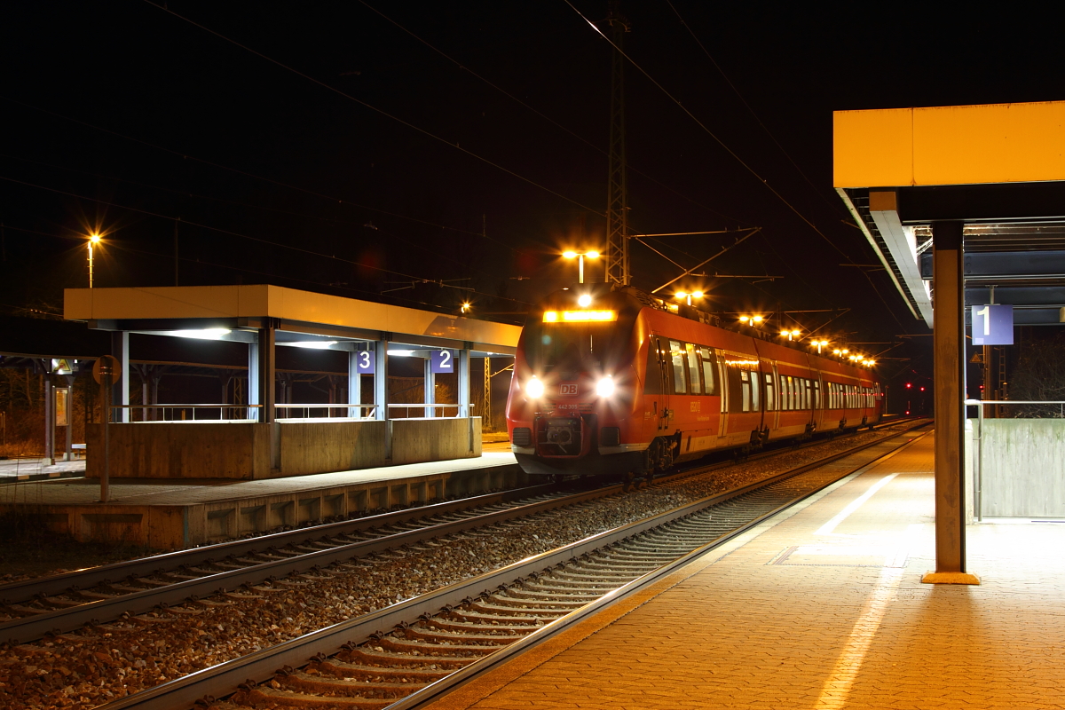 442 305 DB Regio in Hochstadt/ Marktzeuln am 15.12.2016.