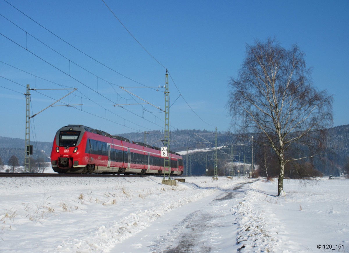 442 306 ist am 07.Februar 2015 als RE 4985 nach Nrnberg Hbf bei Neukenroth in Richtung Lichtenfels unterwegs.